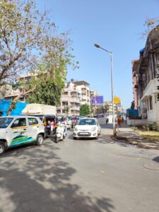 Vile Parle Eat West Flyover accident and traffic jams 